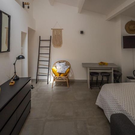 Appartement Terrasse Climatise Calme En Centre-Ville LʼIsle-sur-la-Sorgue المظهر الخارجي الصورة